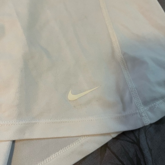 Nike Bundle dry fit sports bra medium + Nike small white tank 
NWOT - Picture 7 of 10